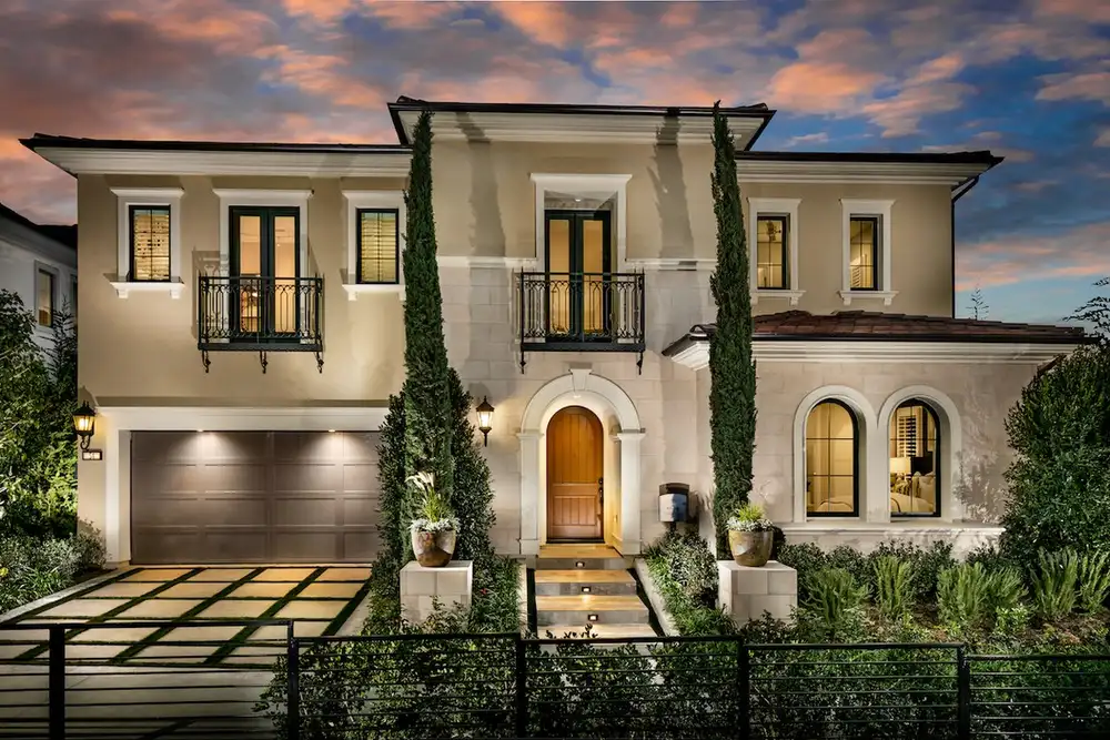 Reemplazo del Encendedor de Calefacción en Elder Park Monterey Park CA — exterior de una casa en Monterey Park