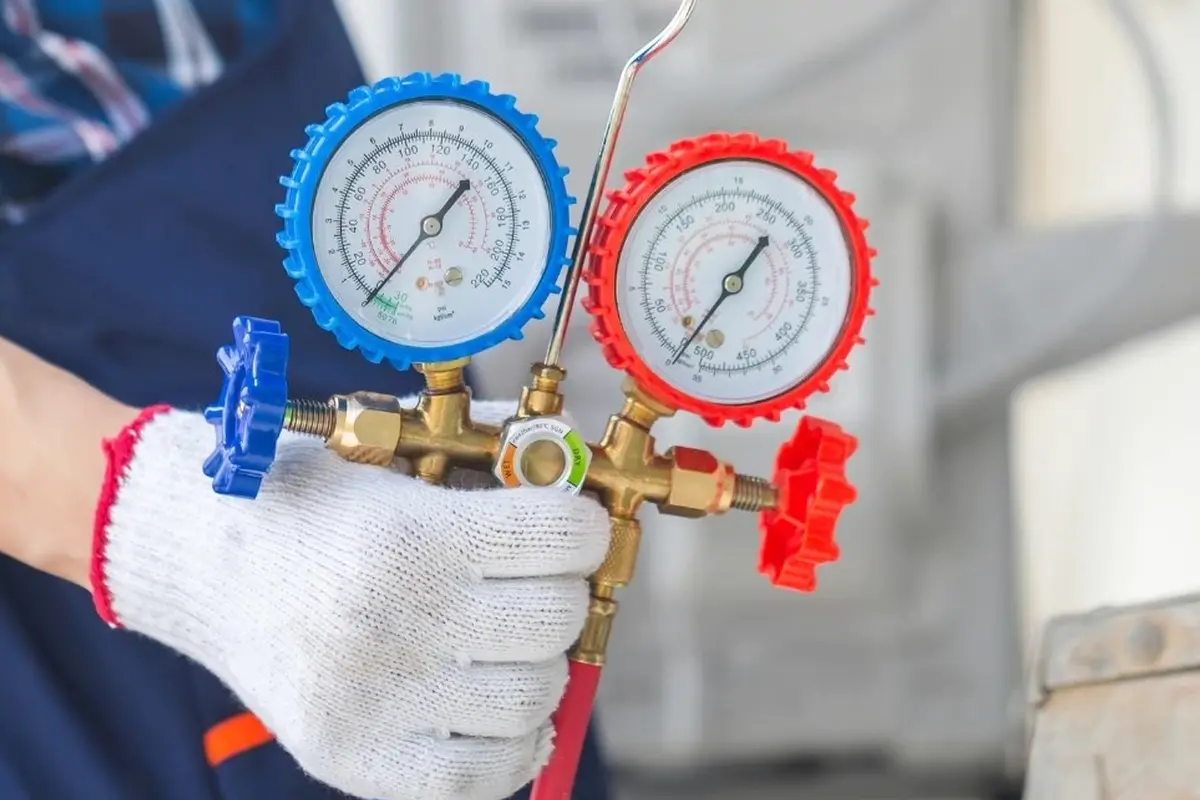 Reparación del Intercambiador de Calor en Elder Park Monterey Park CA — manómetros durante un servicio de calefacción